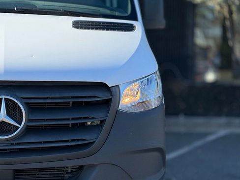 Used 2021 Mercedes-Benz Sprinter 2500 image 5