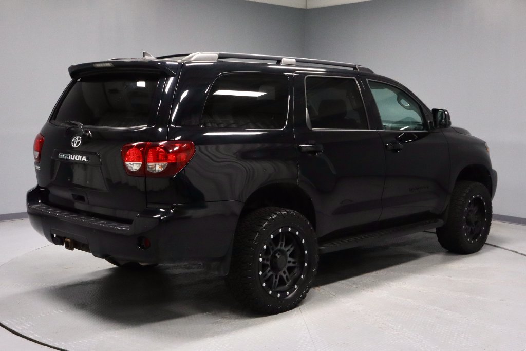 Used 2018 Toyota Sequoia TRD Sport AWD/4WD image 12