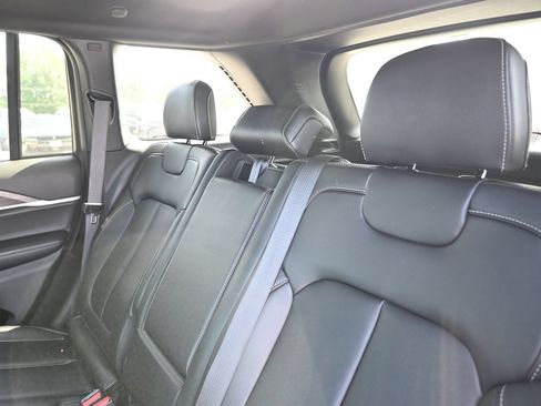 Used 2026 Jeep Grand Cherokee Limited AWD/4WD image 21