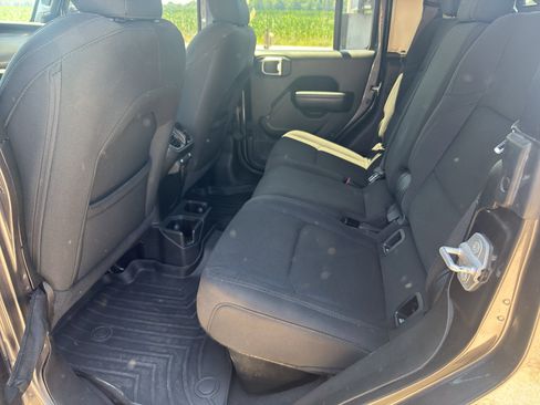 Used 2020 Jeep Gladiator Sport w/ Quick Order Package 24S AWD/4WD image 37