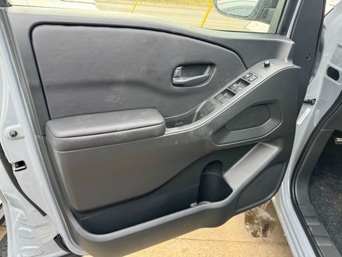 New 2026 Nissan Frontier SV image 3