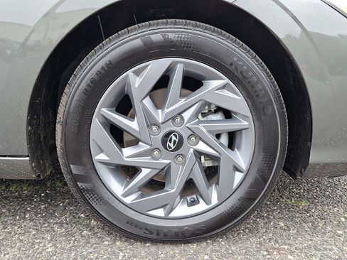 Used 2025 Hyundai Elantra Hybrid FWD image 32