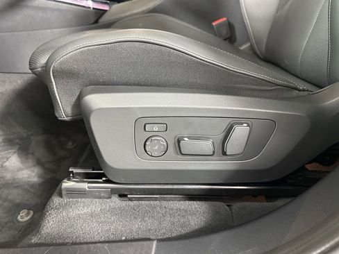 Used 2025 BMW X3 xDrive30i w/ Premium Package image 8