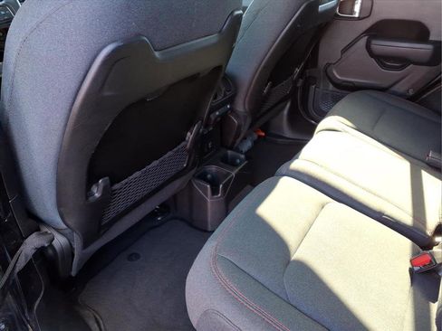 Used 2024 Jeep Wrangler Unlimited Rubicon AWD/4WD image 15