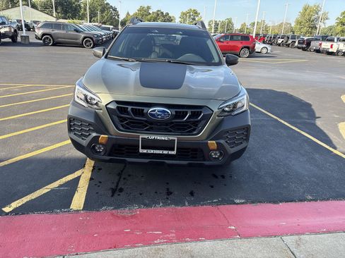 Used 2025 Subaru Outback Wilderness AWD/4WD image 2