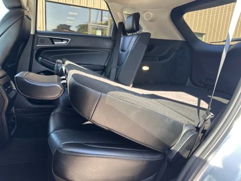 Used 2022 Ford Edge Titanium image 24