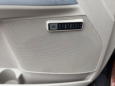 Used 2011 Toyota Venza AWD image 16