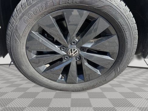 Used 2024 Volkswagen Taos S w/ MDO Package image 11