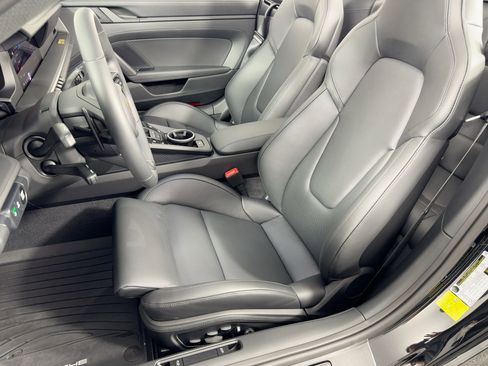 Used 2026 Porsche 911 GTS image 5