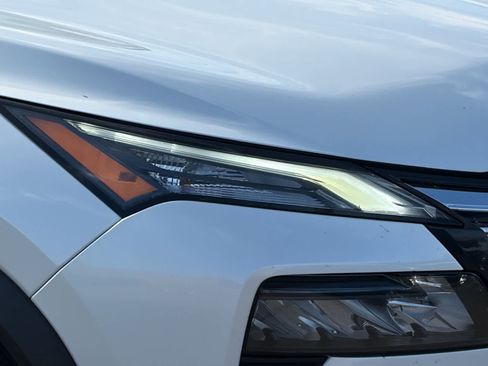 Used 2024 Nissan Rogue SV image 8