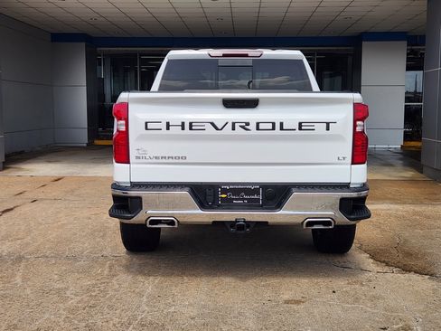 Used 2024 Chevrolet Silverado 1500 LT AWD/4WD image 7