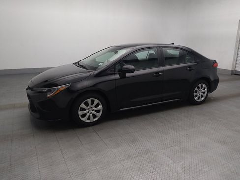 Used 2022 Toyota Corolla LE FWD image 2