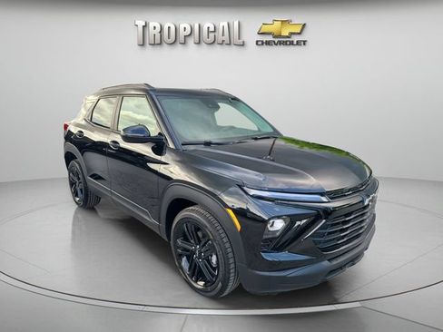 New 2026 Chevrolet TrailBlazer LT w/ Midnight Edition FWD image 7