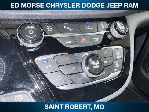 New 2026 Chrysler Pacifica Select FWD image 15