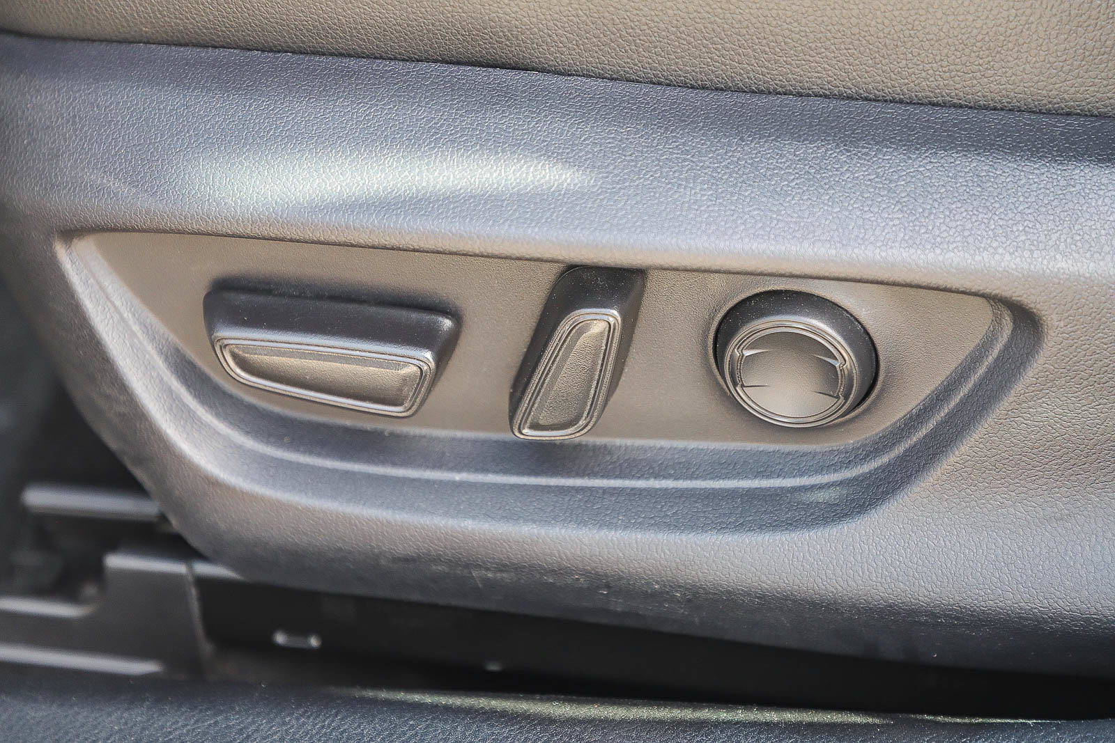 Certified 2025 Toyota Camry SE FWD image 21