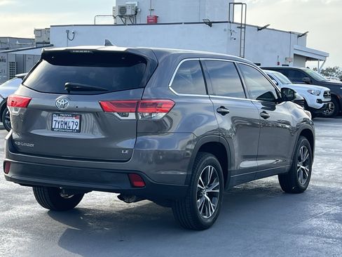 Used 2017 Toyota Highlander Plus image 8