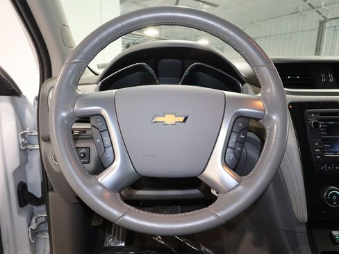 Used 2017 Chevrolet Traverse LT FWD image 7