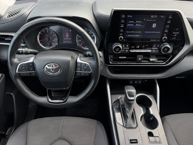 Used 2021 Toyota Highlander LE FWD image 13