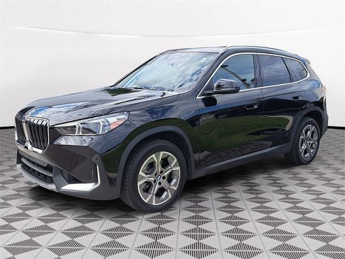 Used 2023 BMW X1 xDrive28i image 3