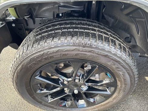 Used 2022 Jeep Wrangler Unlimited Sahara 4xe image 39