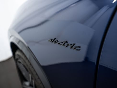 New 2025 Porsche Macan Turbo Electric image 26