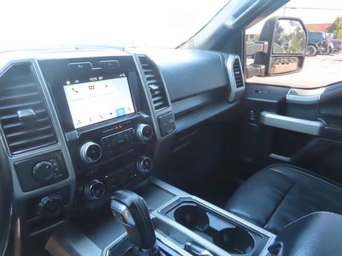 Used 2017 Ford F150 Lariat w/ Equipment Group 502A Luxury AWD/4WD image 36
