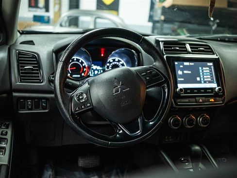 Used 2024 Mitsubishi Outlander Sport SE image 15