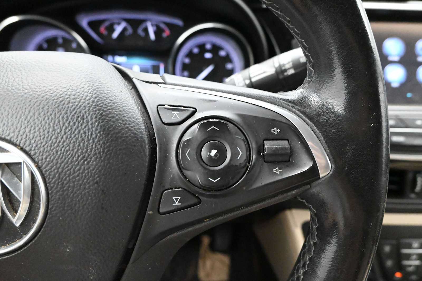 Used 2020 Buick Envision Preferred FWD image 39