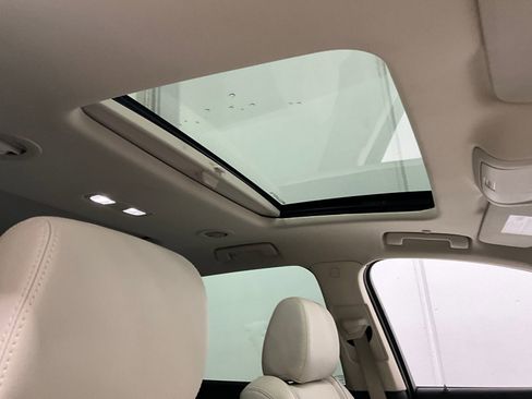 Used 2023 Buick Enclave Essence w/ Experience Buick Package image 18