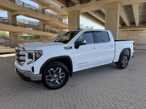New 2026 GMC Sierra 1500 SLE image 2