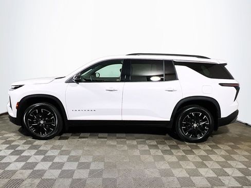 Used 2025 Chevrolet Traverse LT w/ Enhanced Driving Package AWD/4WD image 5
