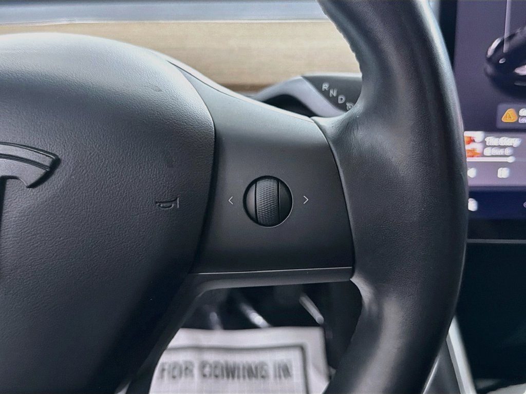 Used 2018 Tesla Model 3 Mid Range RWD image 37