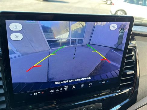 Used 2024 Ford Transit 350 XLT image 32