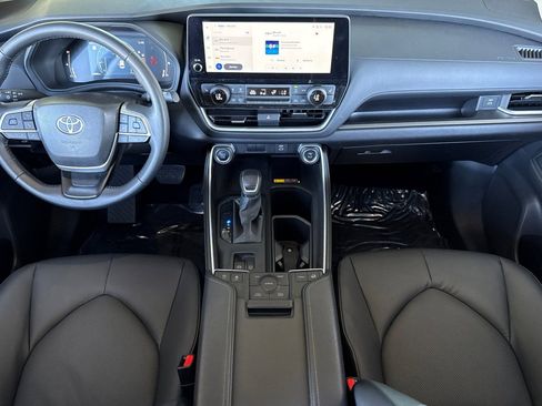 Certified 2025 Toyota Grand Highlander LE image 17