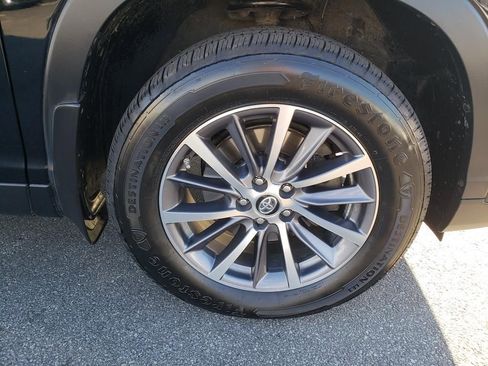 Used 2019 Toyota Highlander XLE image 33