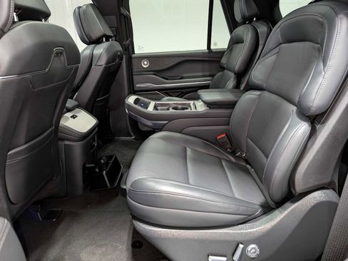 Certified 2025 Lincoln Navigator Reserve w/ Jet Appearance Package AWD/4WD image 23