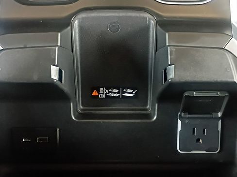 Used 2023 GMC Sierra 1500 SLT w/ SLT Convenience Package image 6