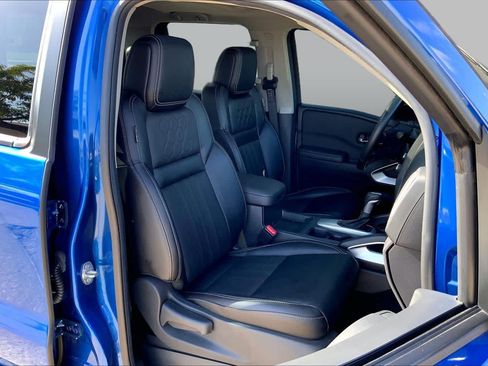 Used 2024 Nissan Frontier SL w/ Technology Package RWD image 9