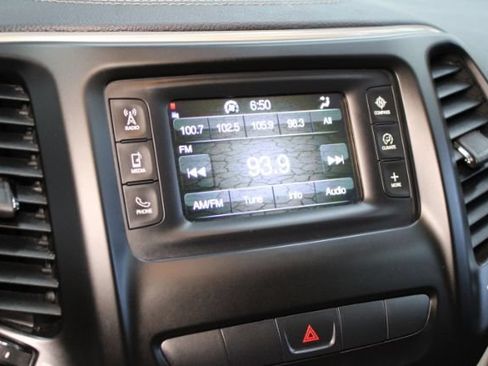 Used 2014 Jeep Cherokee Latitude w/ Cold Weather Group AWD/4WD image 16