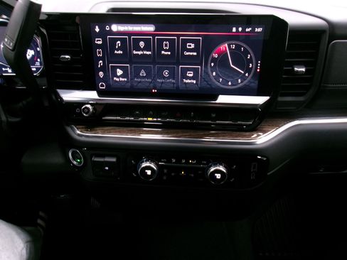 Certified 2023 GMC Sierra 1500 SLE w/ Preferred Package image 11