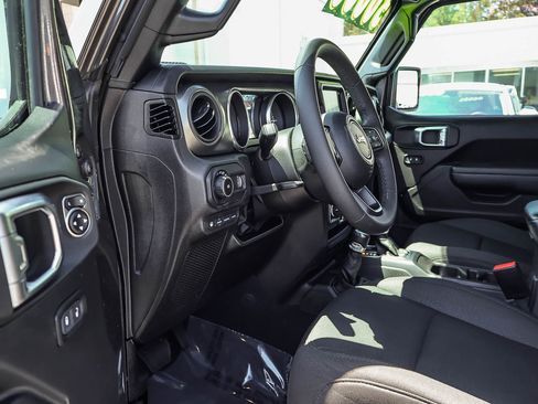 Used 2023 Jeep Wrangler Unlimited w/ 8.4" Radio Group AWD/4WD image 2