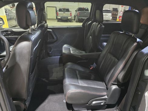 Used 2018 Dodge Grand Caravan GT FWD image 28