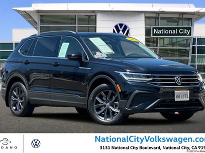 Used 2023 Volkswagen Tiguan SE w/ Panoramic Sunroof Package