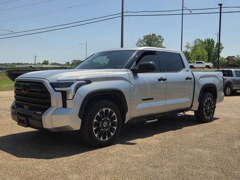 Used 2022 Toyota Tundra SR5 RWD image 7