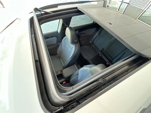 New 2026 Volkswagen Tiguan SE R-Line image 41