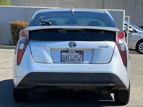 Certified 2017 Toyota Prius Two w/ Prius Two Safety Plus Package FWD image 8