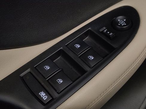 Used 2018 Buick Envision Preferred image 27