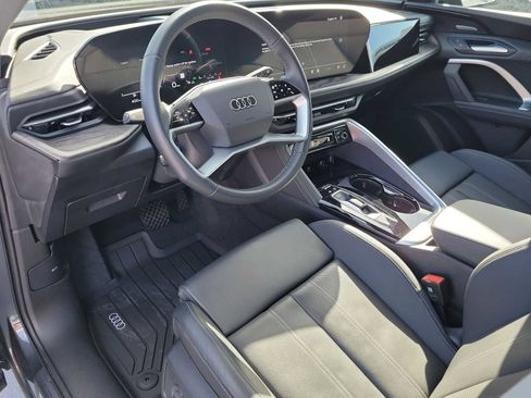 Certified 2025 Audi Q5 Premium Plus w/ Premium Plus AWD/4WD image 2