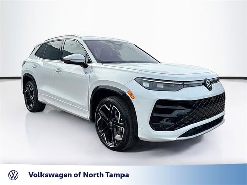 New 2026 Volkswagen Tiguan SEL R-Line image 1