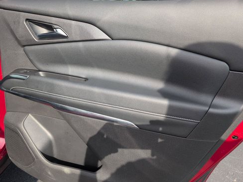 Certified 2025 Chevrolet Traverse LT FWD image 37